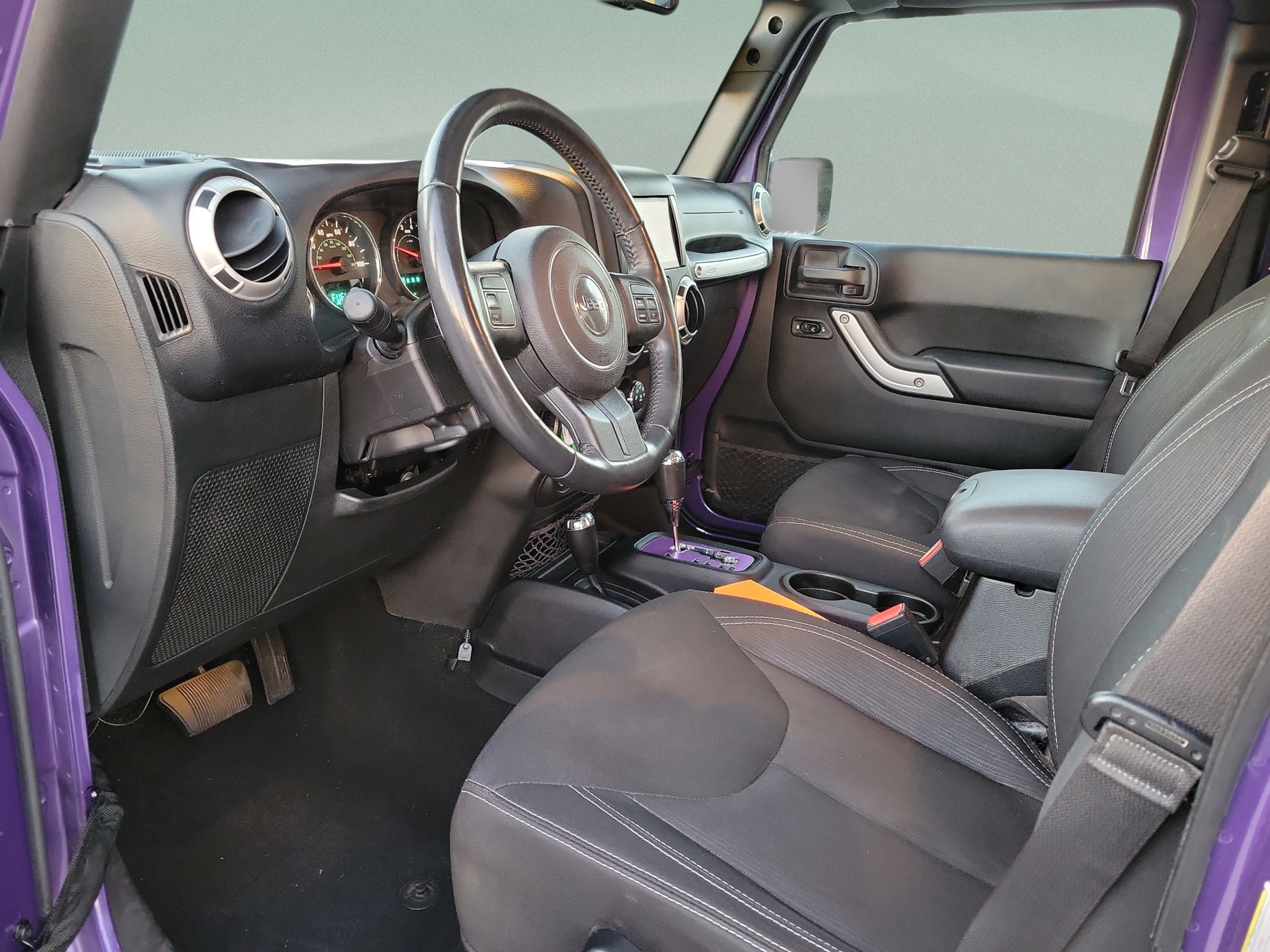 Used 2017 Jeep Wrangler Unlimited Sahara AWD/4WD image 13