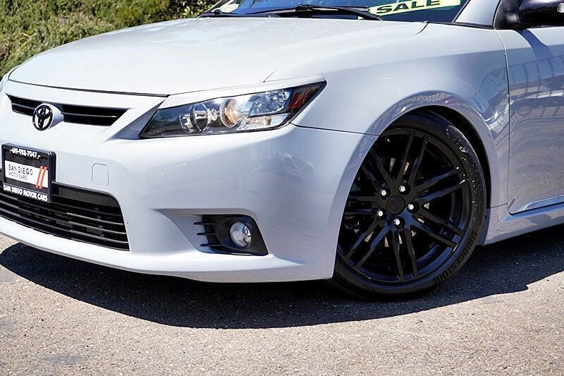 Used 2013 Scion tC FWD image 4