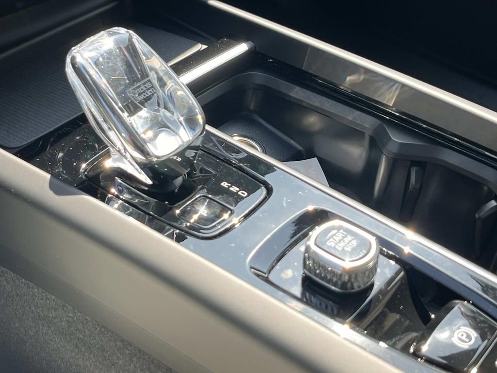 New 2026 Volvo XC60 B5 Plus w/ Protection Package Premier image 26