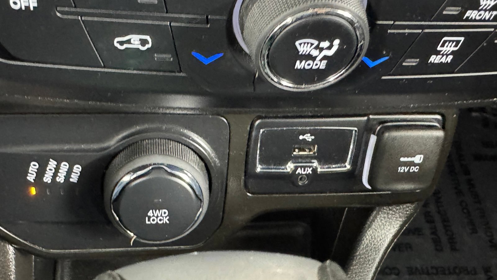 Used 2023 Jeep Renegade Latitude w/ Premium Group AWD/4WD image 27