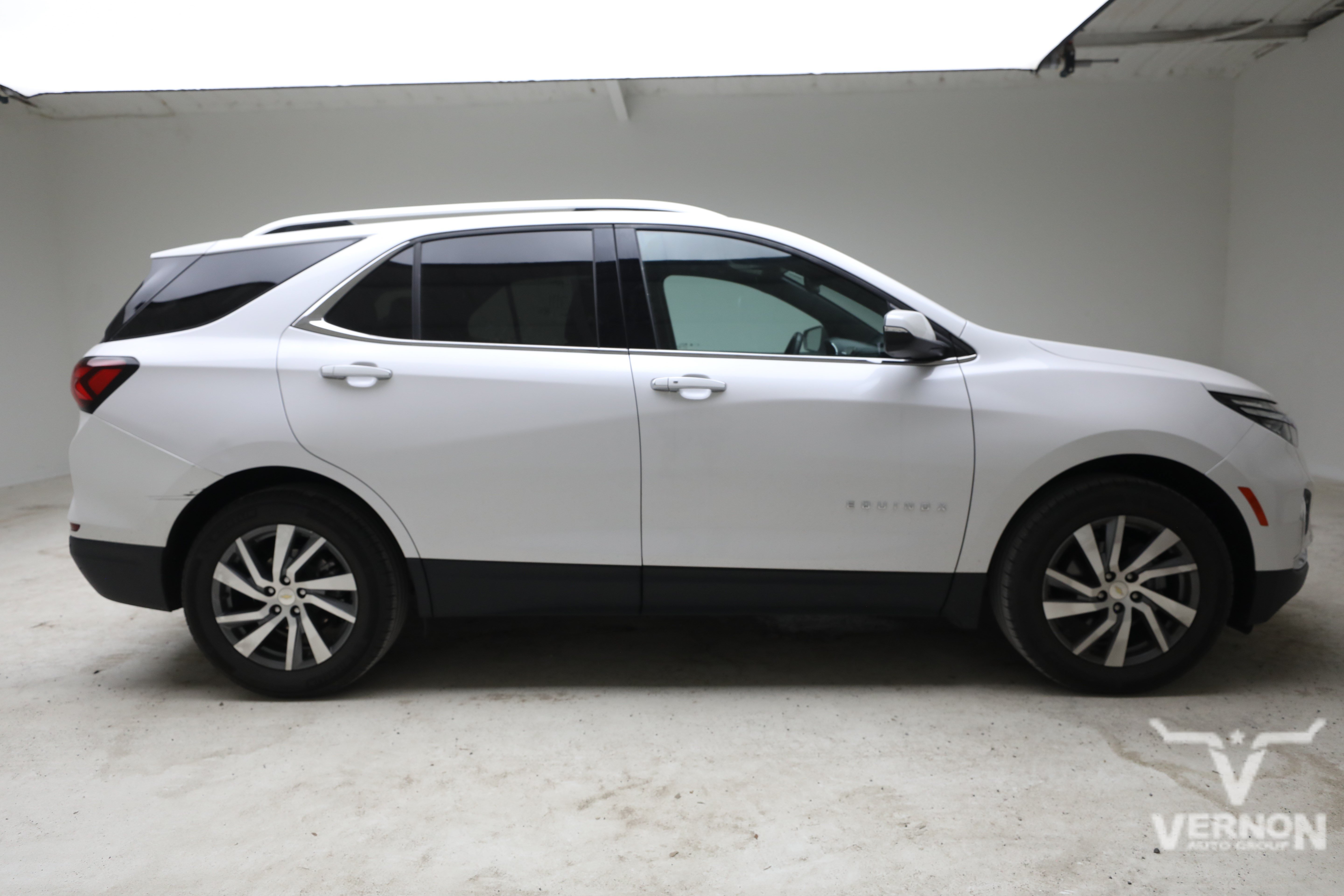 Used 2023 Chevrolet Equinox Premier FWD image 5