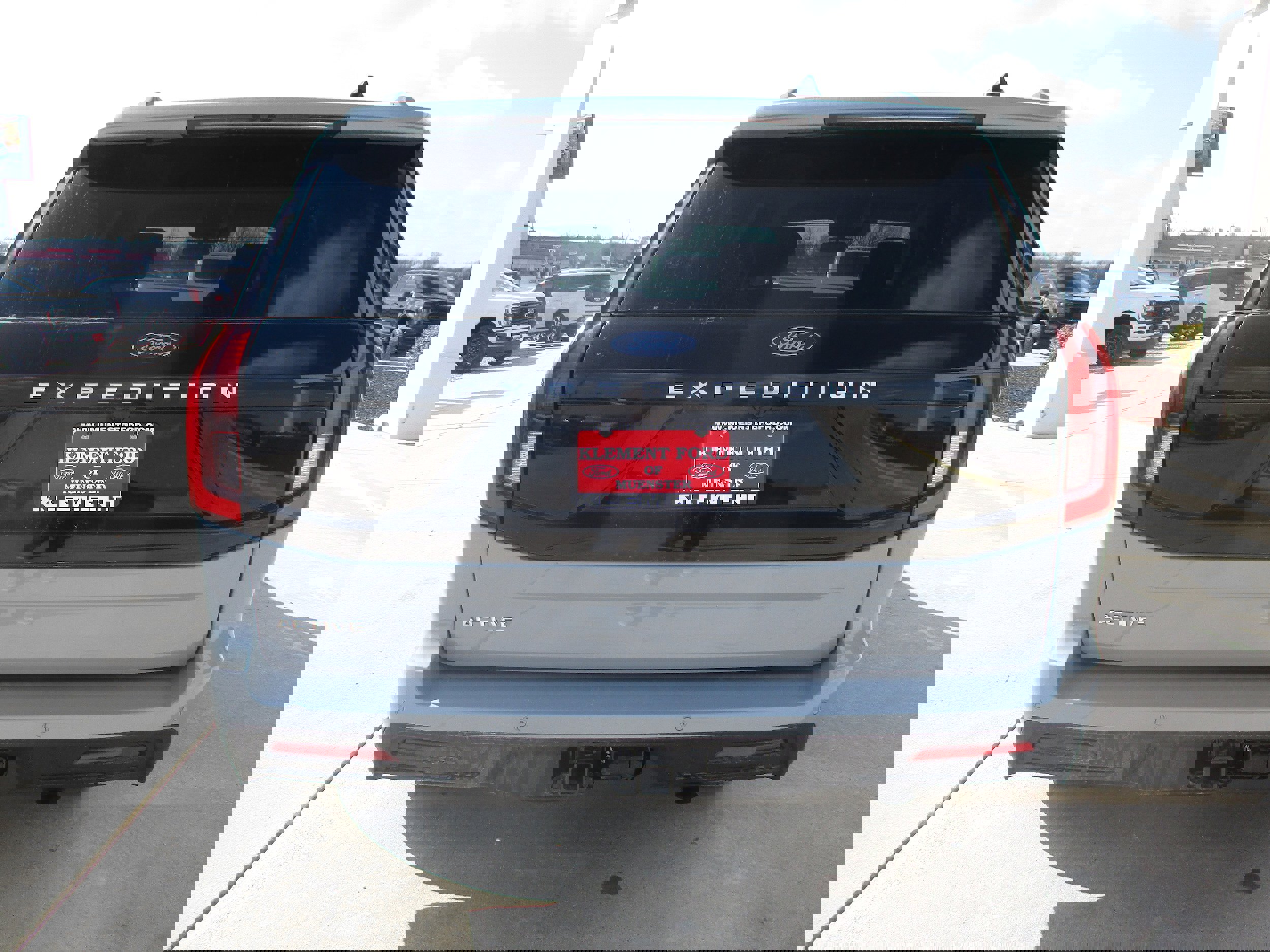 New 2026 Ford Expedition Active image 3