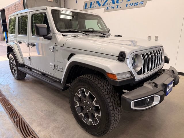 Used 2024 Jeep Wrangler Unlimited Sahara w/ Technology Group AWD/4WD image 2