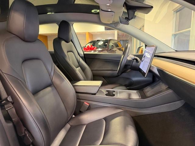 Used 2022 Tesla Model Y Performance AWD/4WD image 23