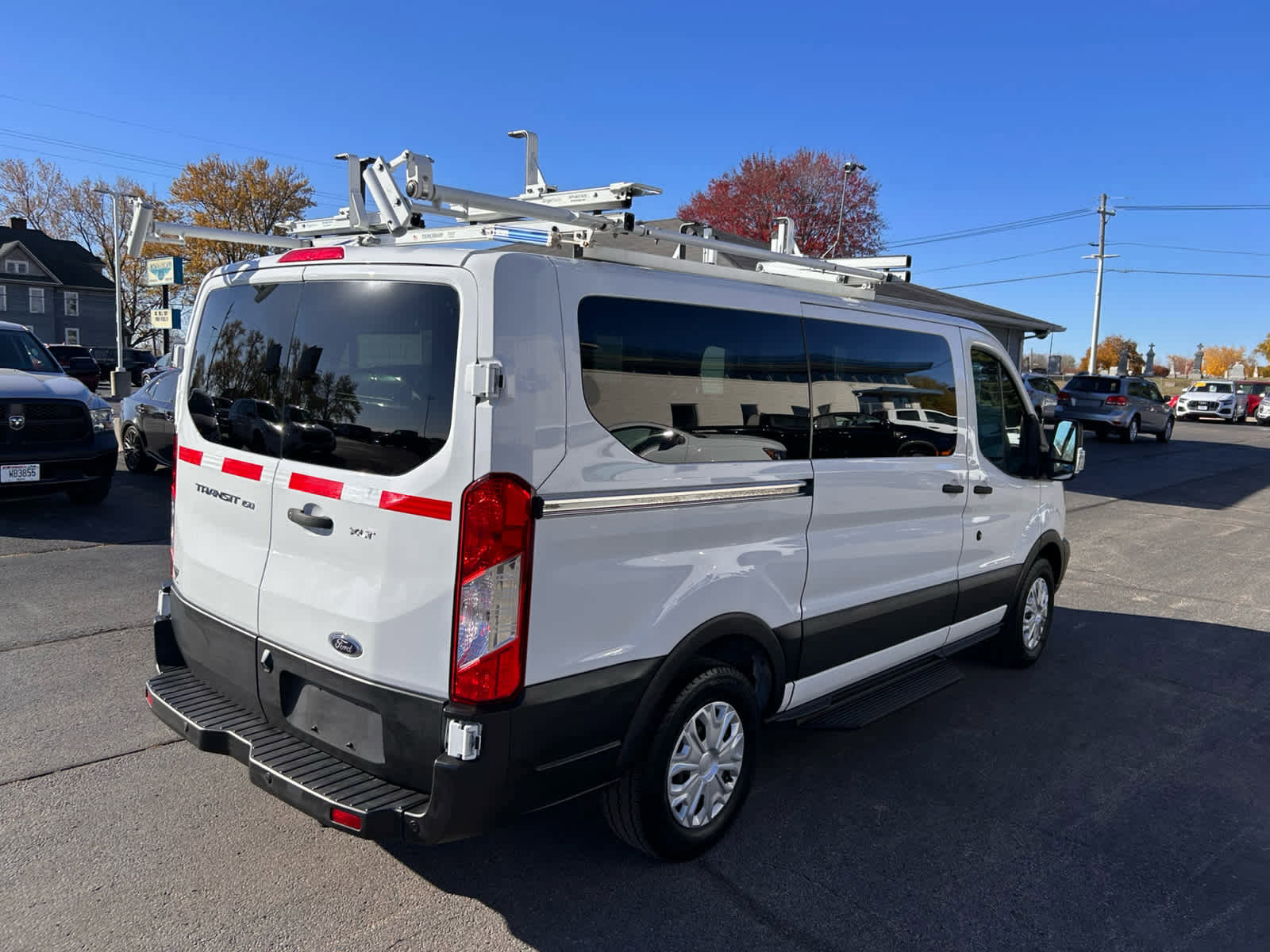 Used 2019 Ford Transit 150 XLT image 3
