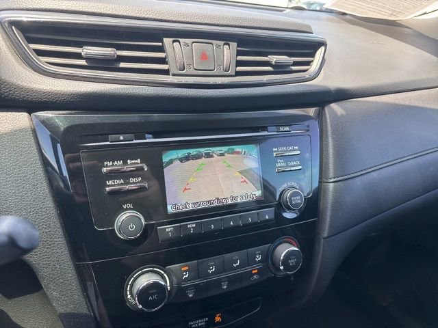 Used 2017 Nissan Rogue S AWD/4WD image 13