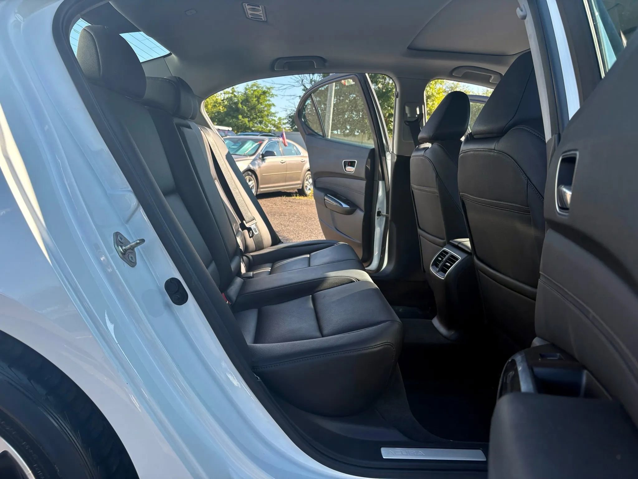 Used 2018 Acura TLX image 19