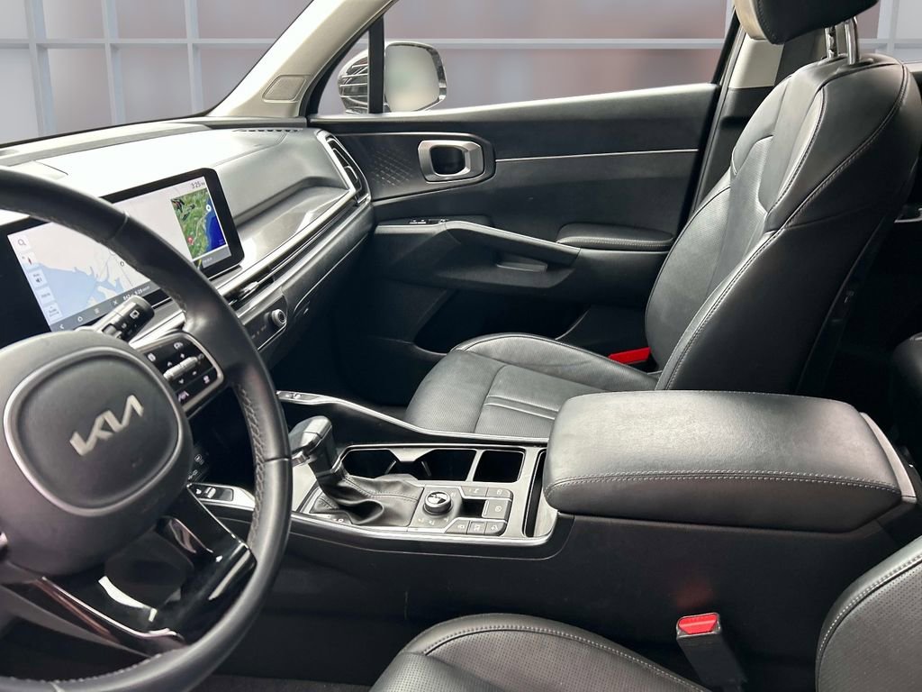 Used 2024 Kia Sorento S image 22