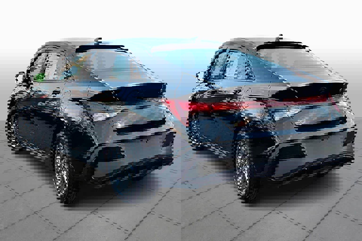 Used 2024 Hyundai Elantra SEL image 10