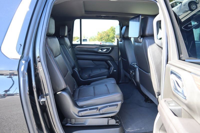Used 2021 Chevrolet Suburban High Country w/ Premium Package image 20