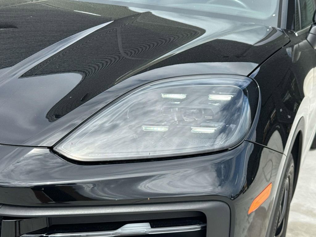 Certified 2024 Porsche Cayenne image 7