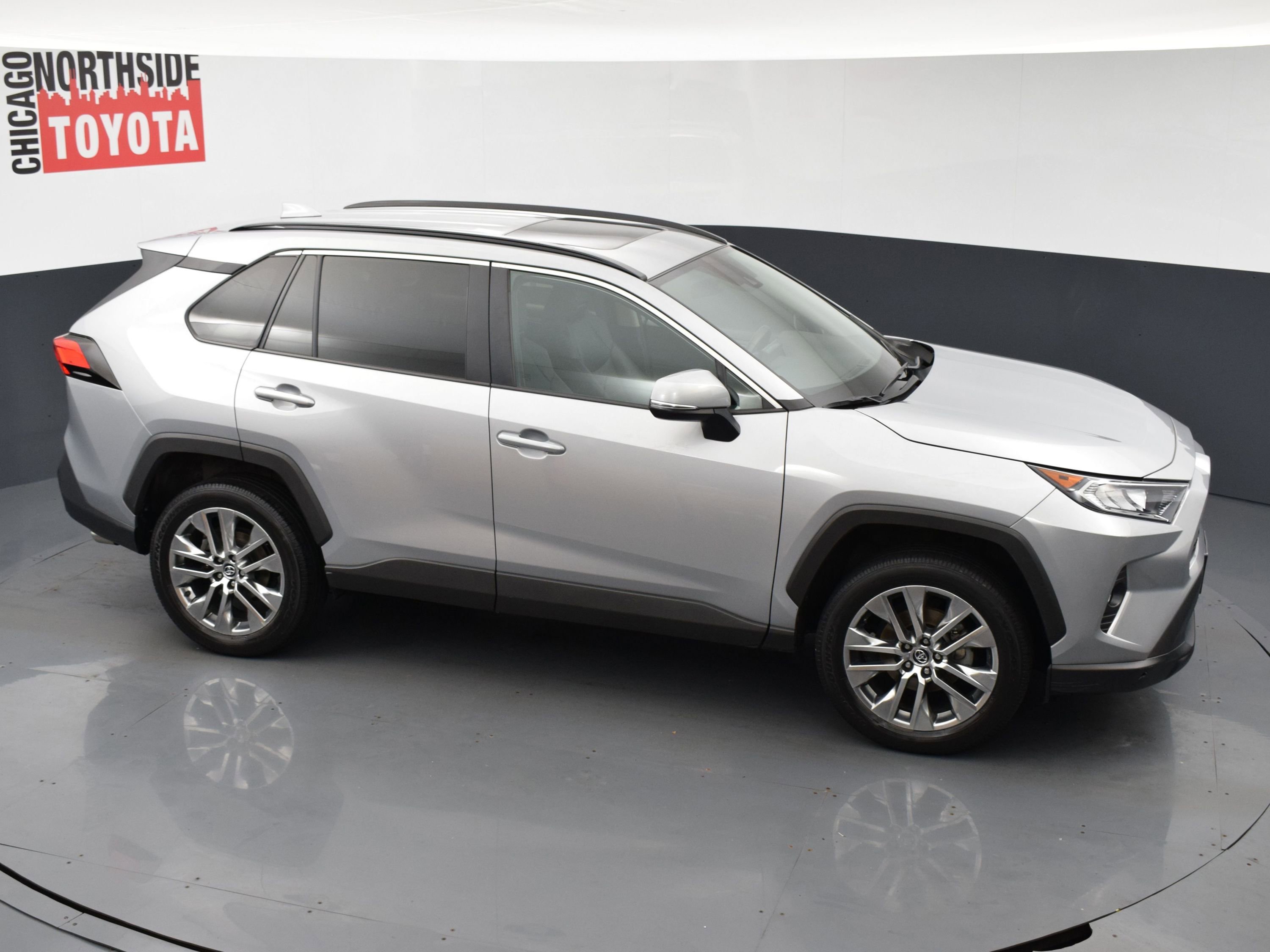 Used 2020 Toyota RAV4 XLE Premium AWD/4WD image 23