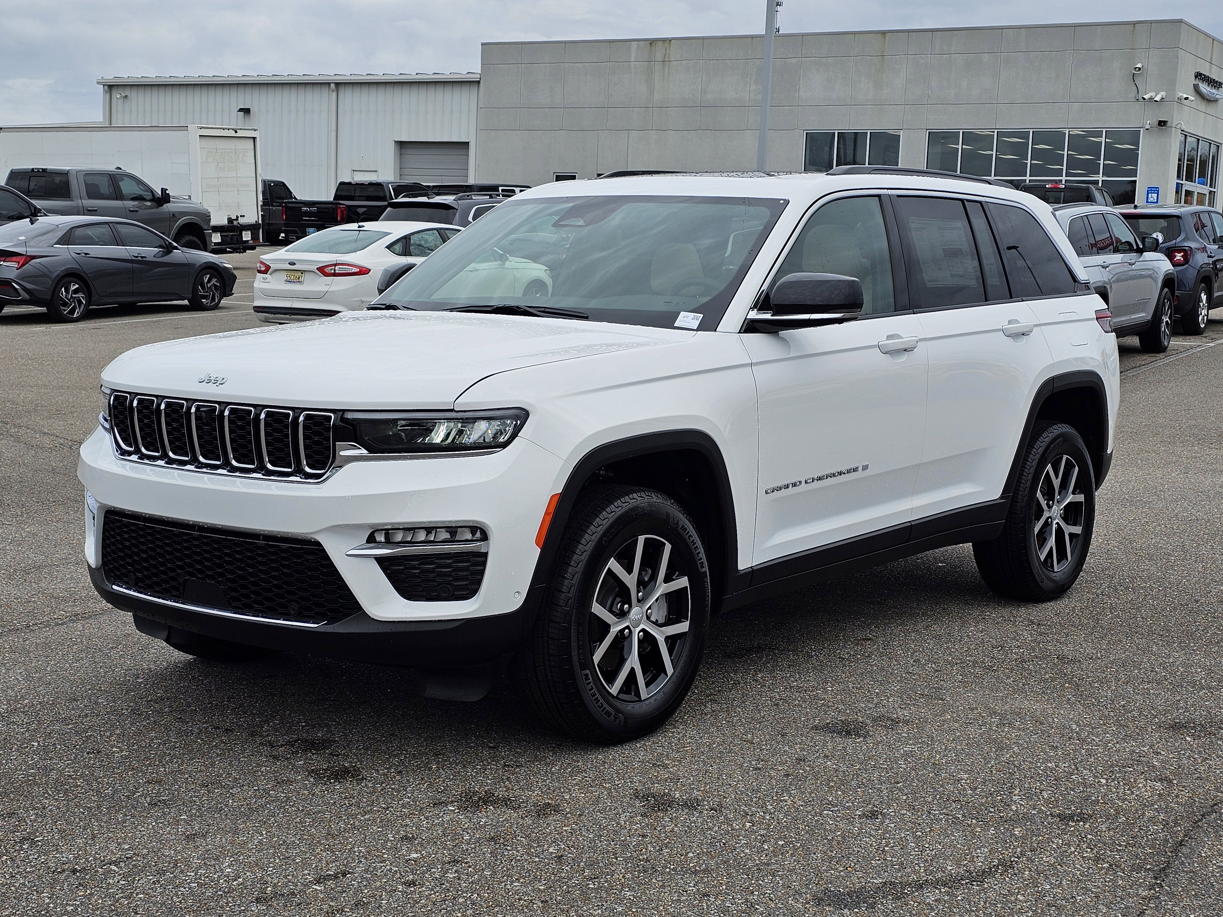 New 2025 Jeep Grand Cherokee Limited w/ Luxury Tech Group II image 1