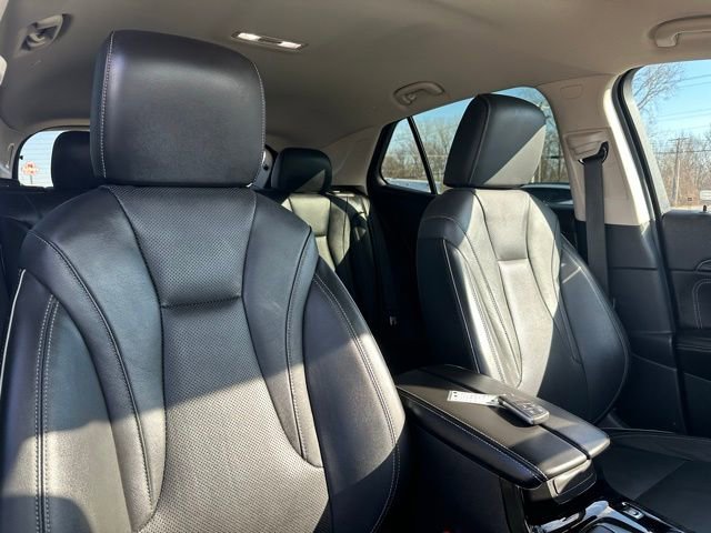 Used 2021 Buick Envision Essence w/ Technology Package I image 8