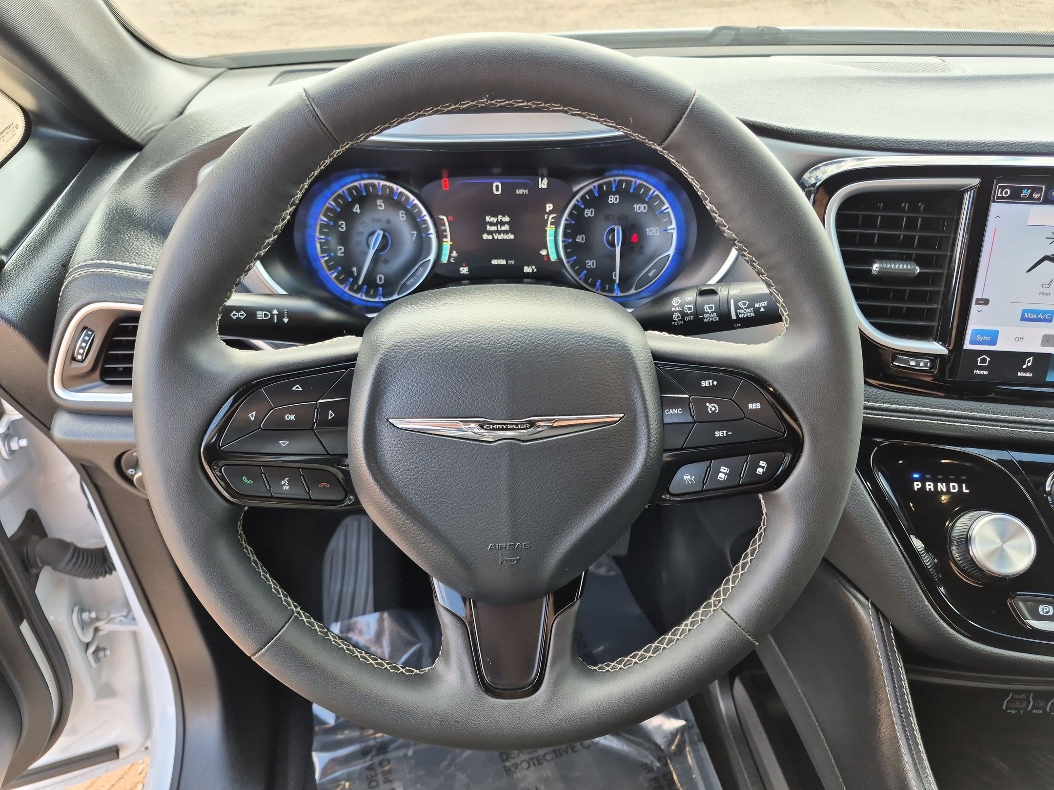 Used 2025 Chrysler Pacifica Limited FWD image 16