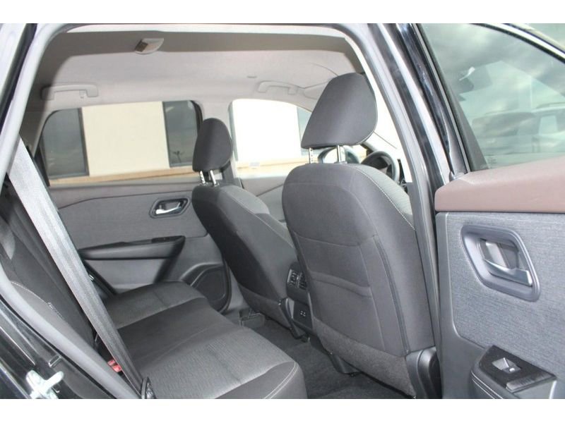 Used 2023 Nissan Rogue SV image 11