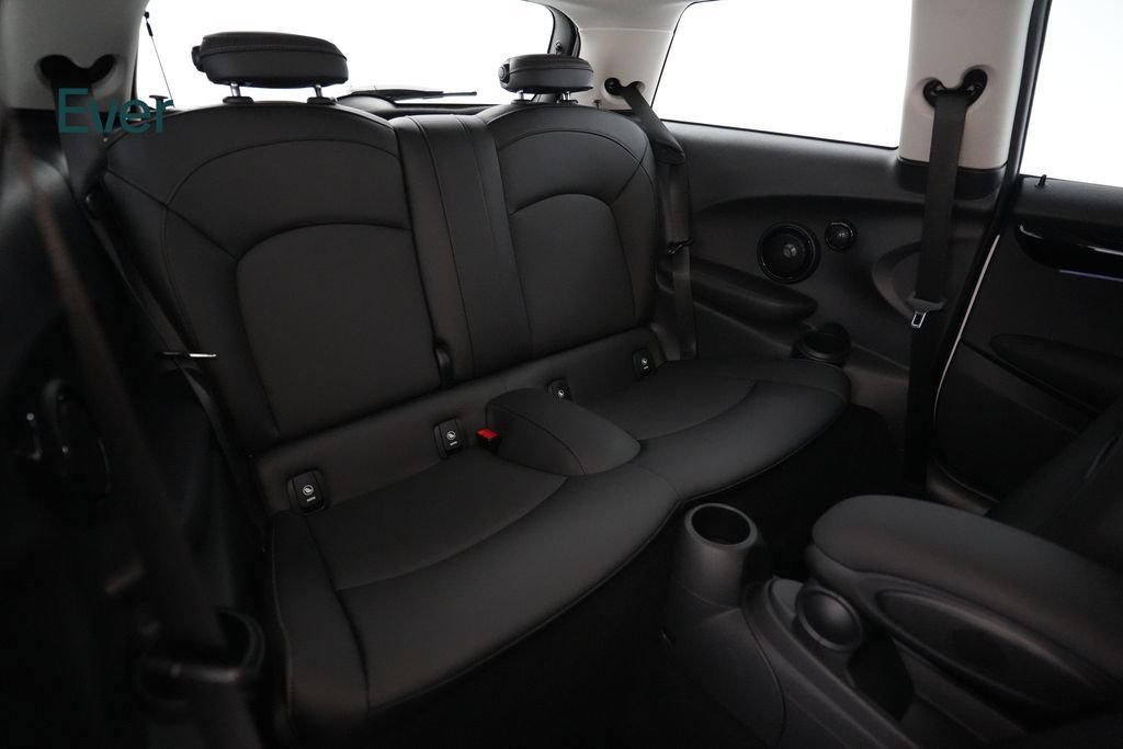 Used 2024 MINI Cooper SE FWD image 5