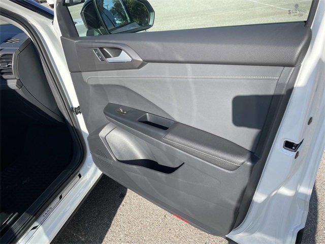 Used 2025 Volkswagen Taos SE image 27