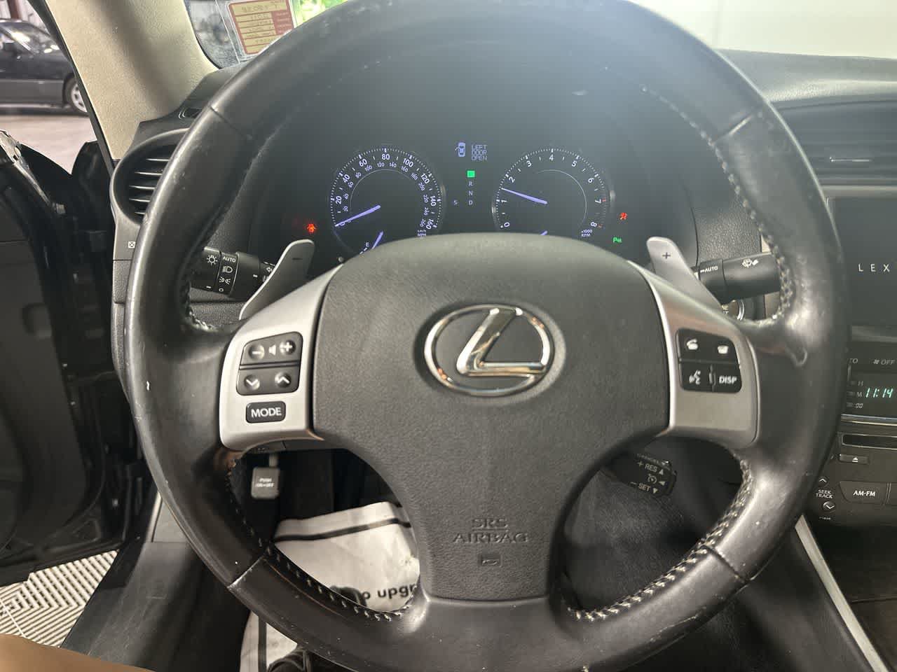 Used 2011 Lexus IS 250C w/ Luxury Pkg RWD image 14