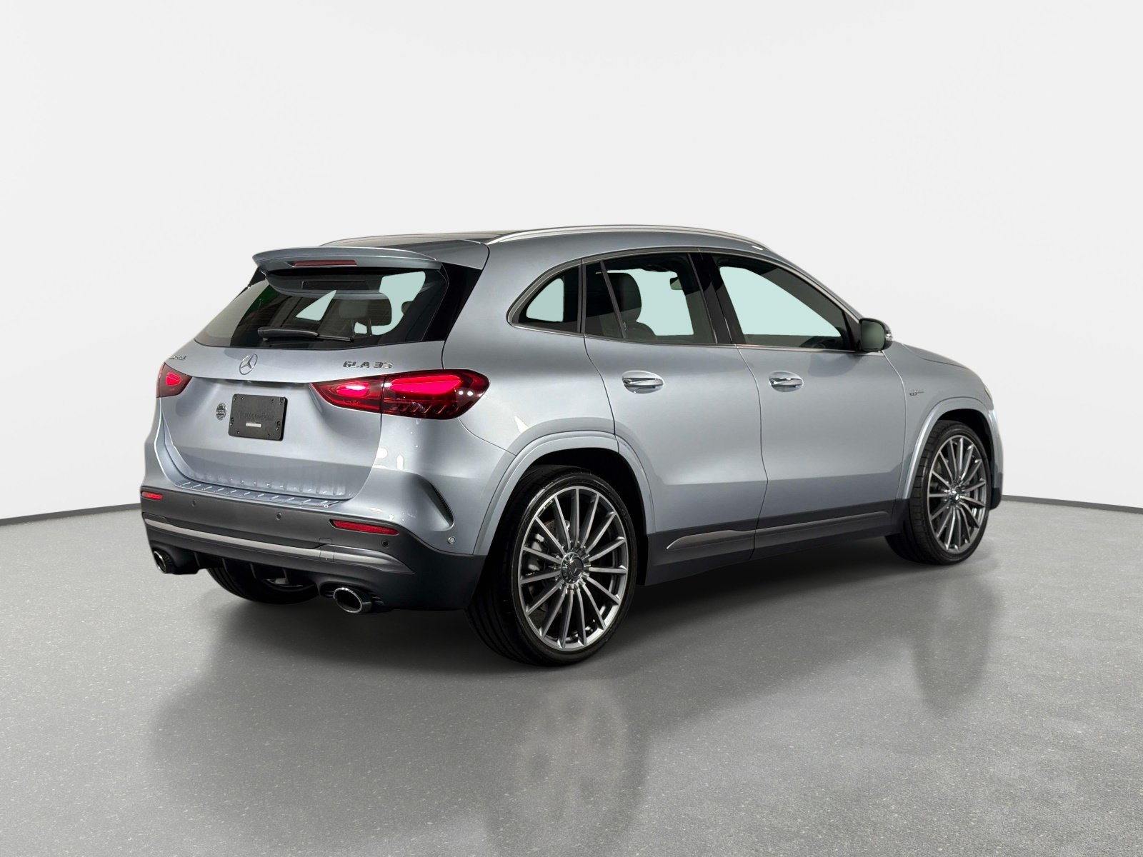Used 2024 Mercedes-Benz GLA 35 AMG 4MATIC w/ Exclusive Package image 3