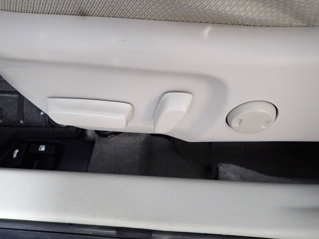 Used 2012 Toyota Camry XLE FWD image 24