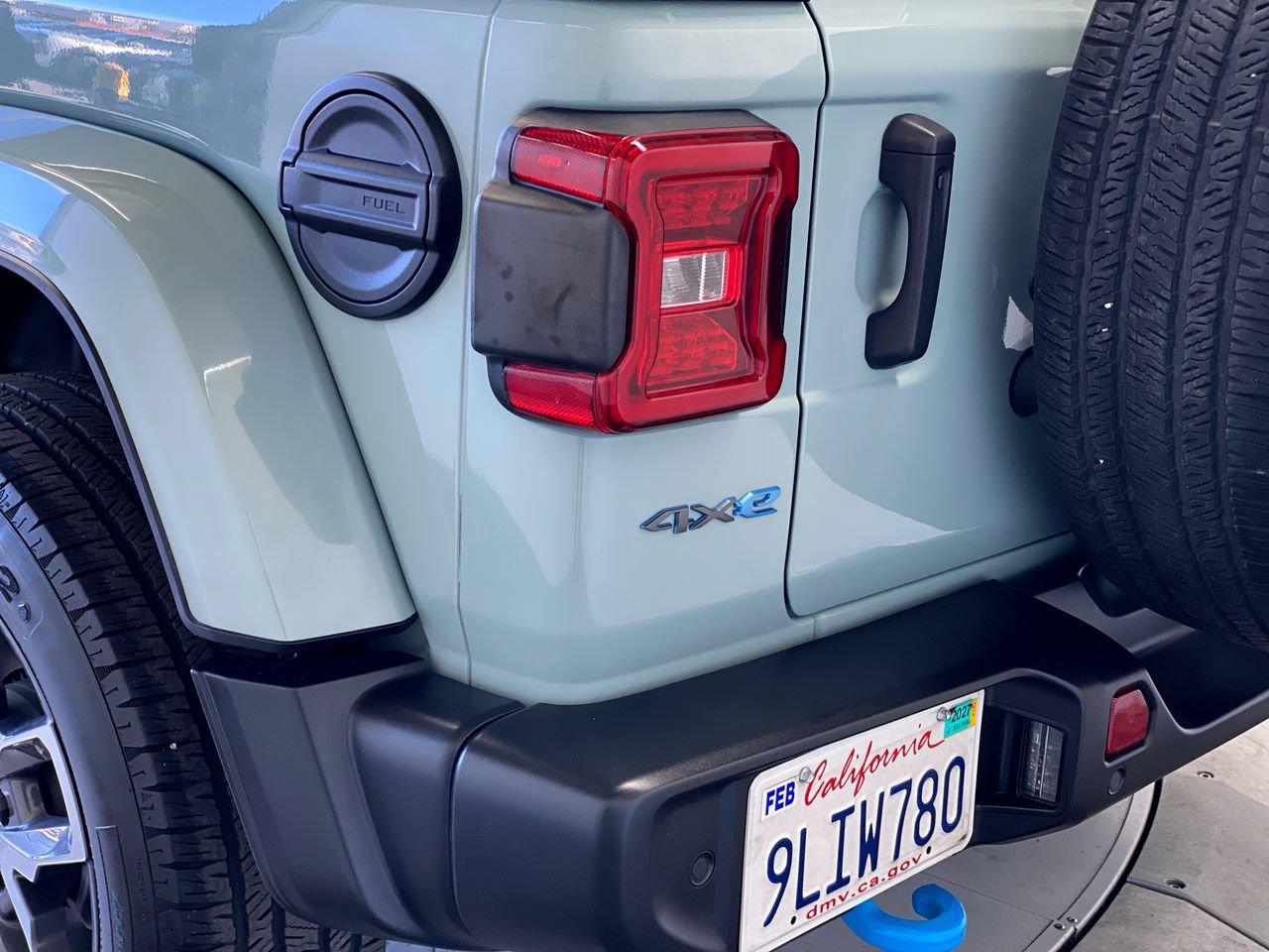 Used 2024 Jeep Wrangler Unlimited w/ Convenience Group AWD/4WD image 9