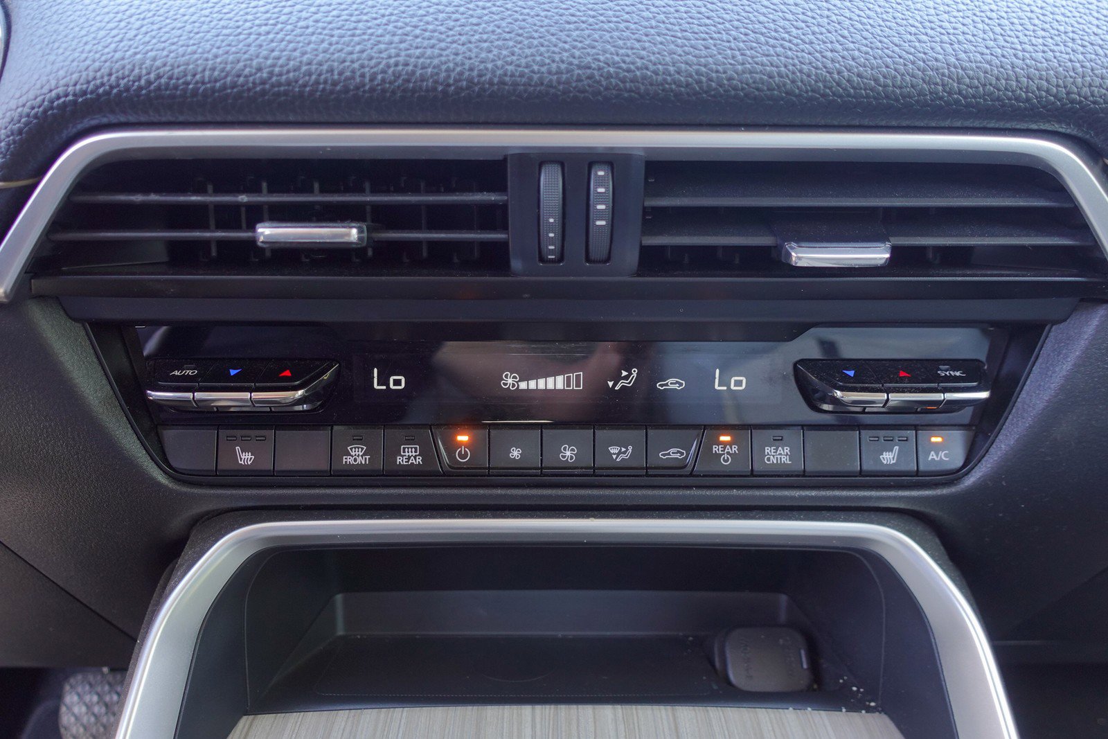 Certified 2024 MAZDA CX-90 Plug-In Hybrid w/ Premium Pkg image 17