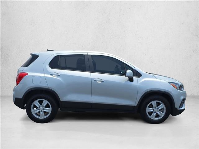 Used 2022 Chevrolet Trax LS w/ Tint and Cruise Package FWD image 4