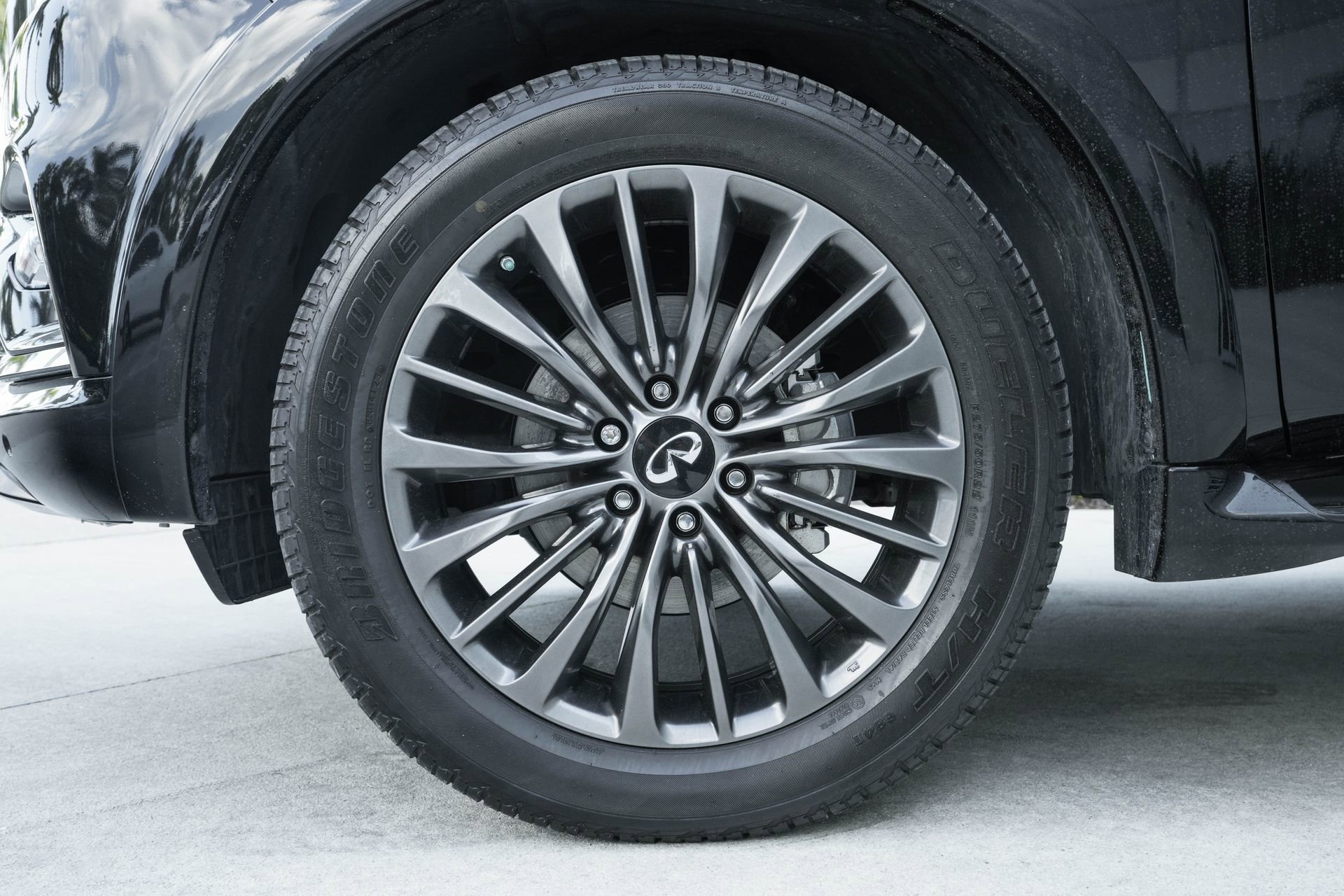 Used 2024 INFINITI QX80 Sensory image 30