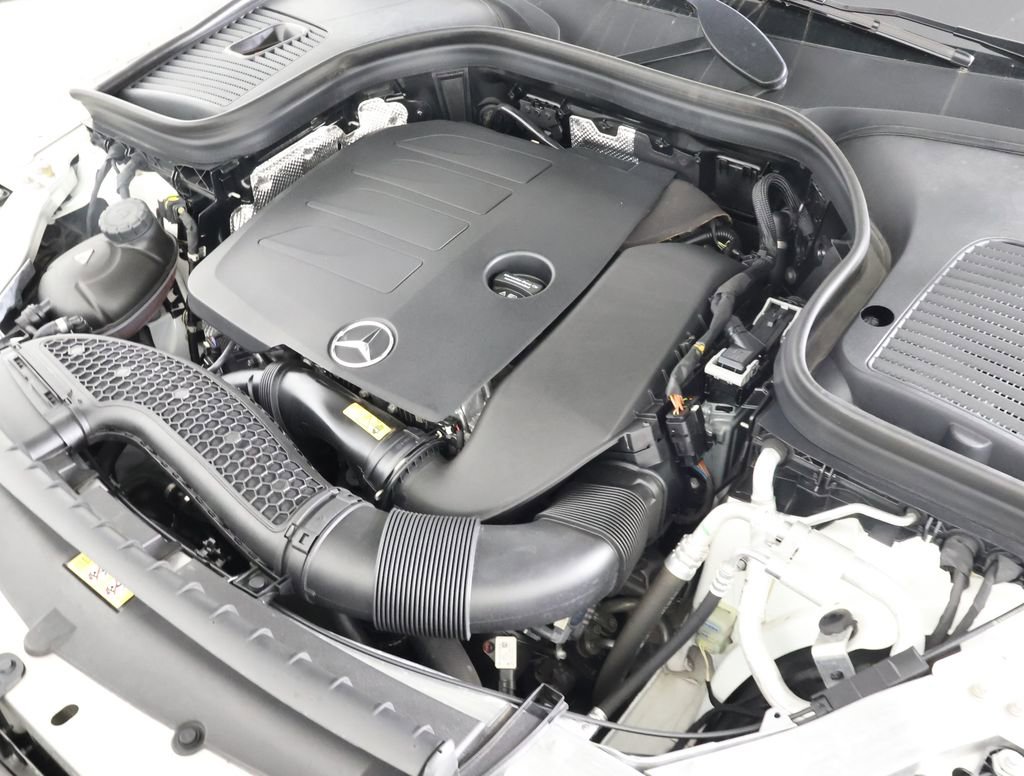 Used 2023 Mercedes-Benz GLC 300 4MATIC Coupe image 11