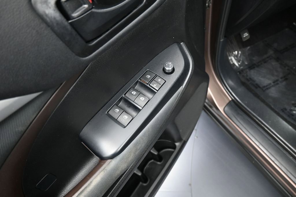 Used 2019 Toyota Highlander LE FWD image 13