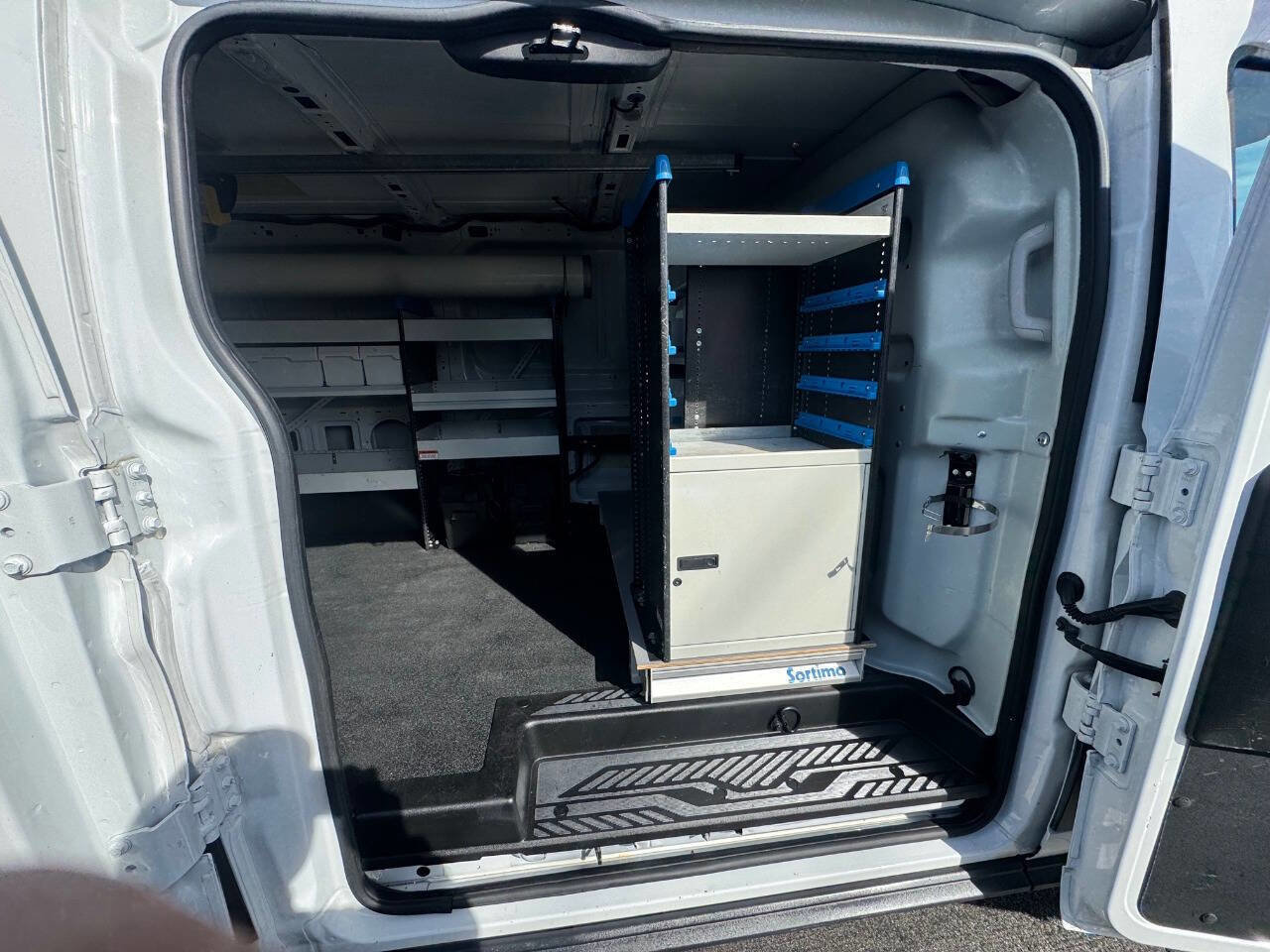 Used 2015 Ford Transit 250 130 Low Roof image 15