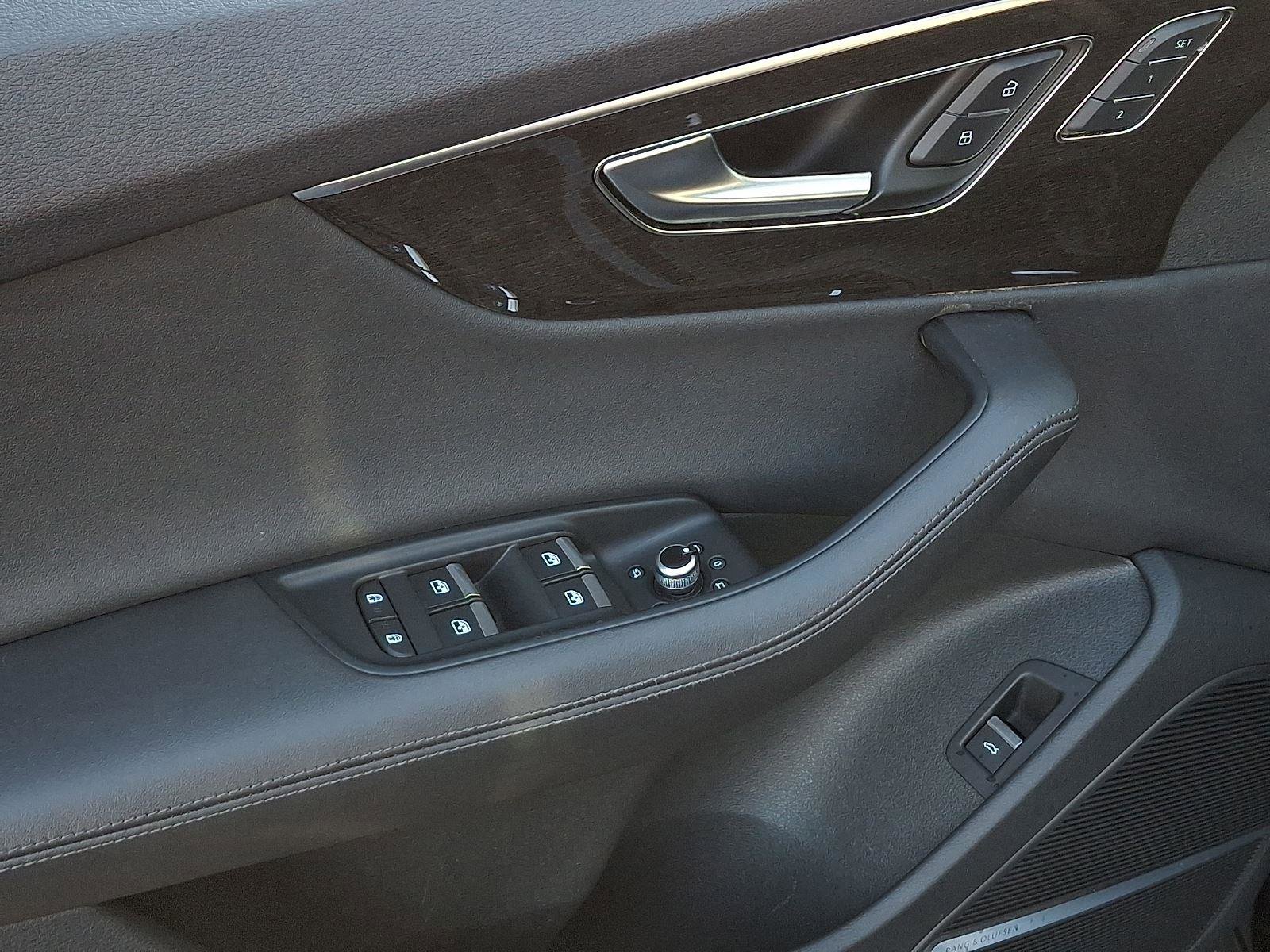 Used 2023 Audi Q7 Premium Plus w/ Premium Plus Package image 12