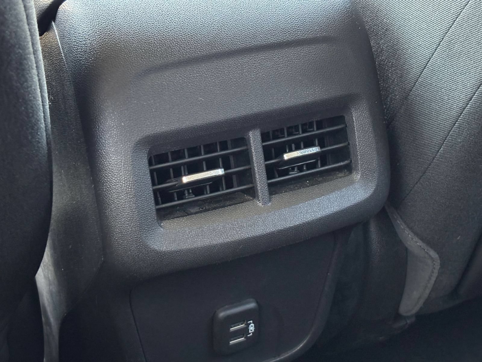 Used 2024 GMC Terrain SLE FWD image 21