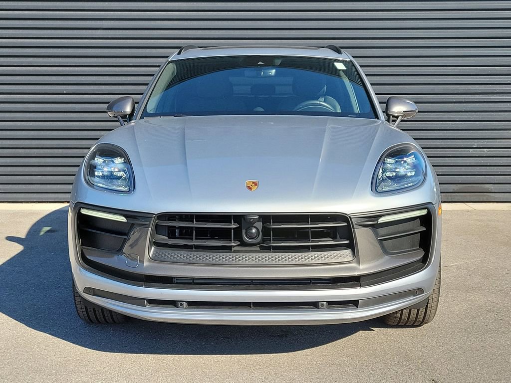 Certified 2025 Porsche Macan Turbo image 10
