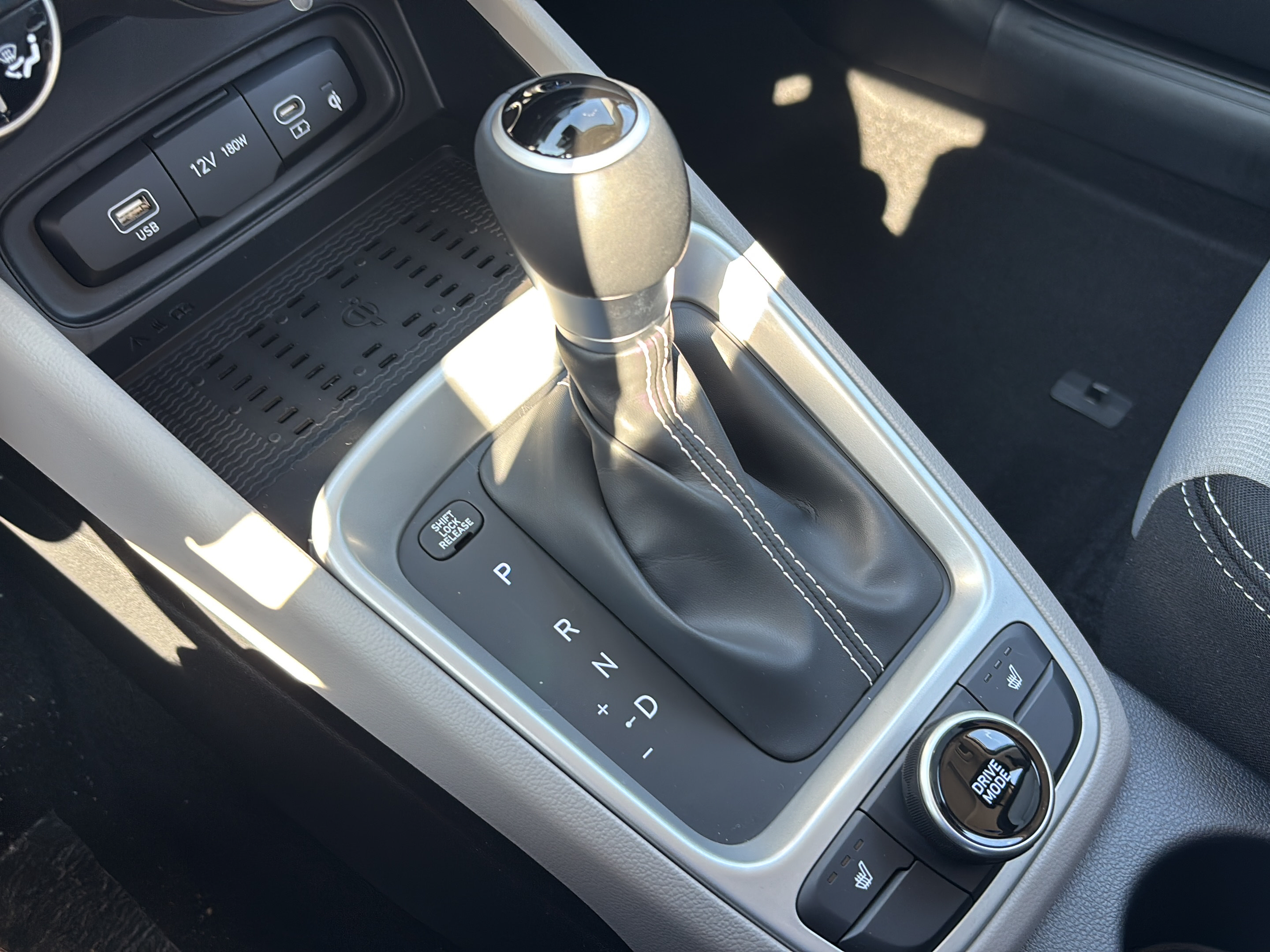 New 2026 Hyundai Venue SEL FWD image 18