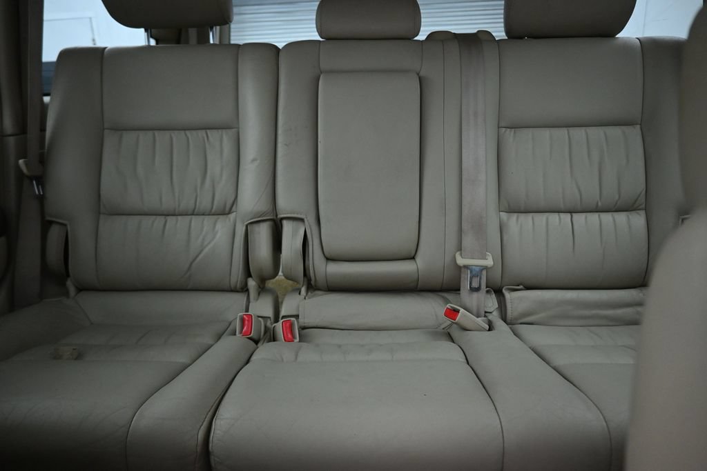 Used 2004 Toyota Land Cruiser AWD/4WD image 27