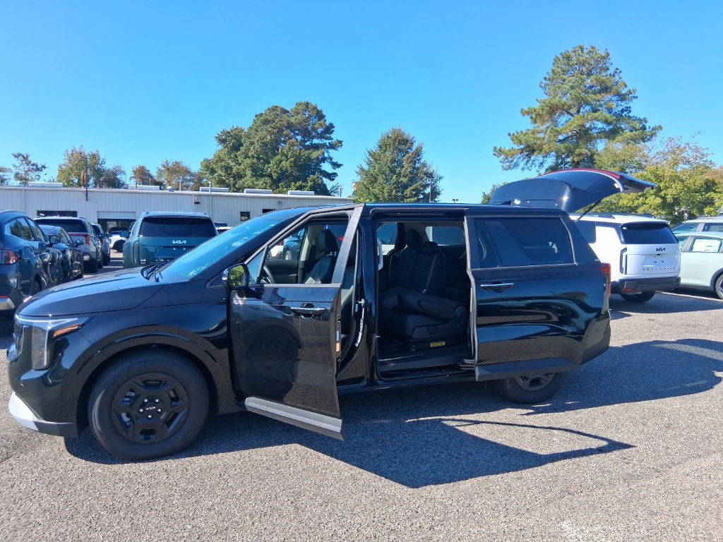 Certified 2026 Kia Carnival FWD image 22