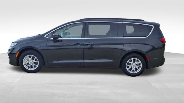 Used 2022 Chrysler Pacifica Touring-L image 5