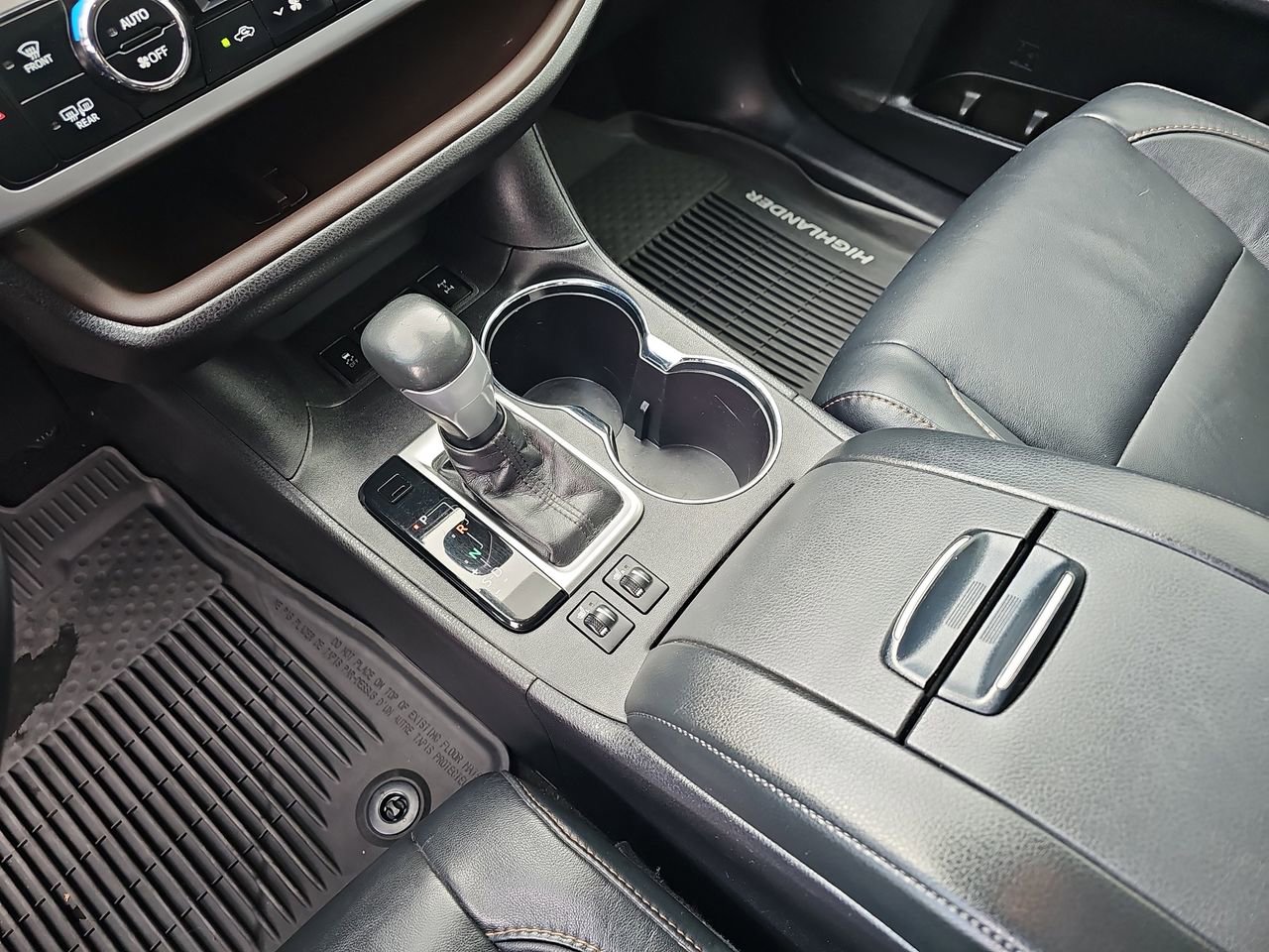 Used 2017 Toyota Highlander XLE w/ Protection Package #3 image 32