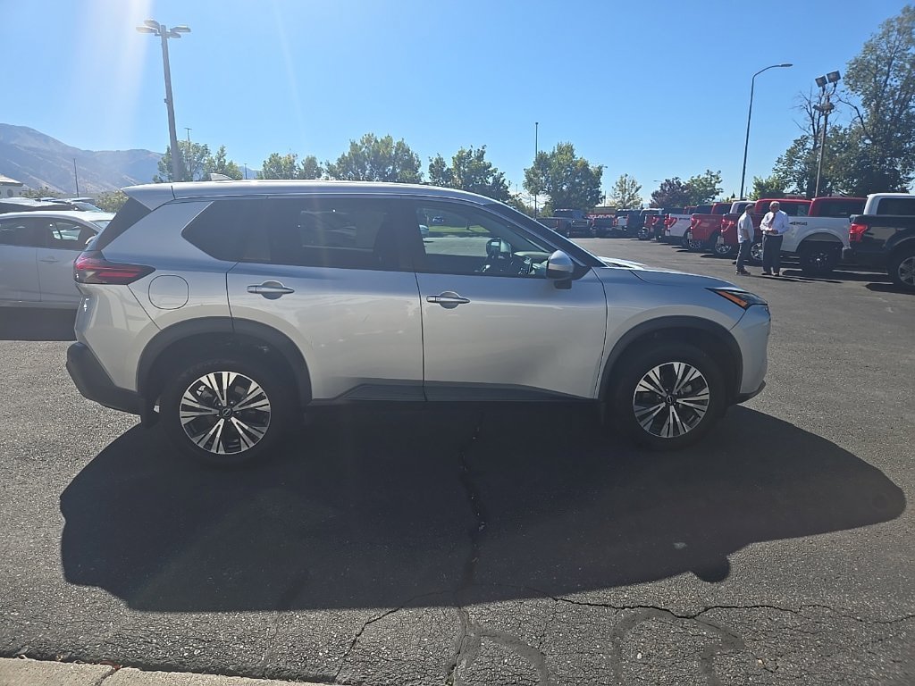 Used 2022 Nissan Rogue SV AWD/4WD image 4