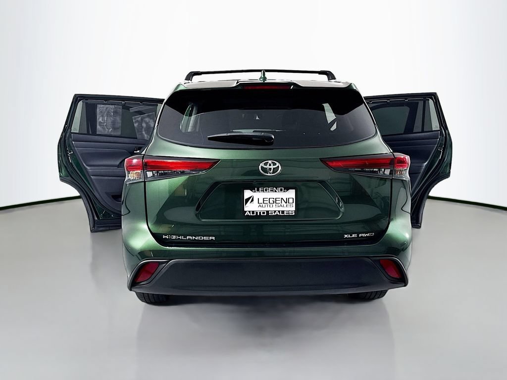 Used 2023 Toyota Highlander XLE AWD/4WD image 26