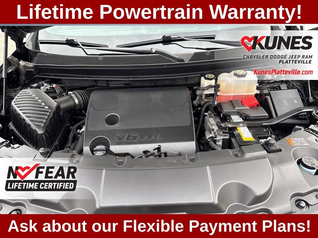 Used 2023 Chevrolet Traverse RS image 30