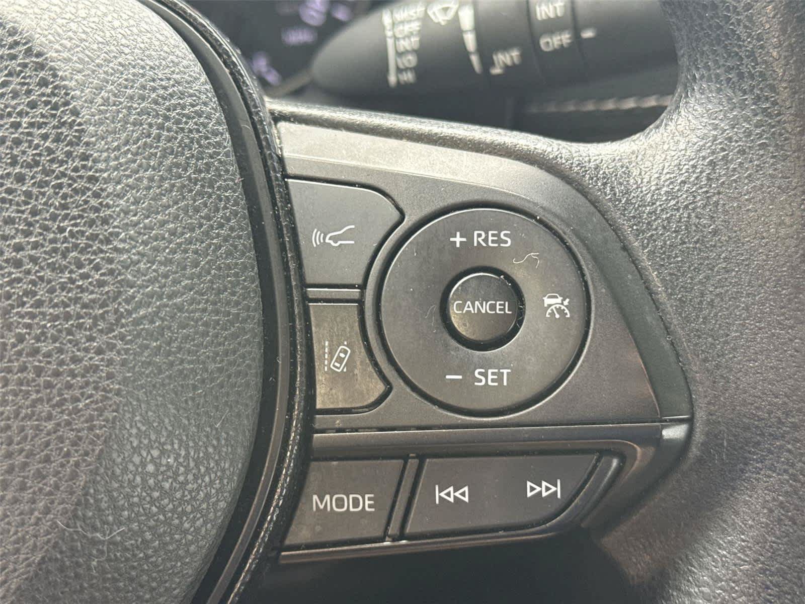 Used 2021 Toyota RAV4 XLE w/ Convenience Package AWD/4WD image 24