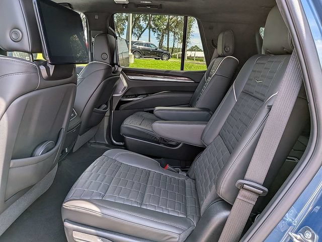 Certified 2026 Cadillac Escalade Platinum Sport AWD/4WD image 15
