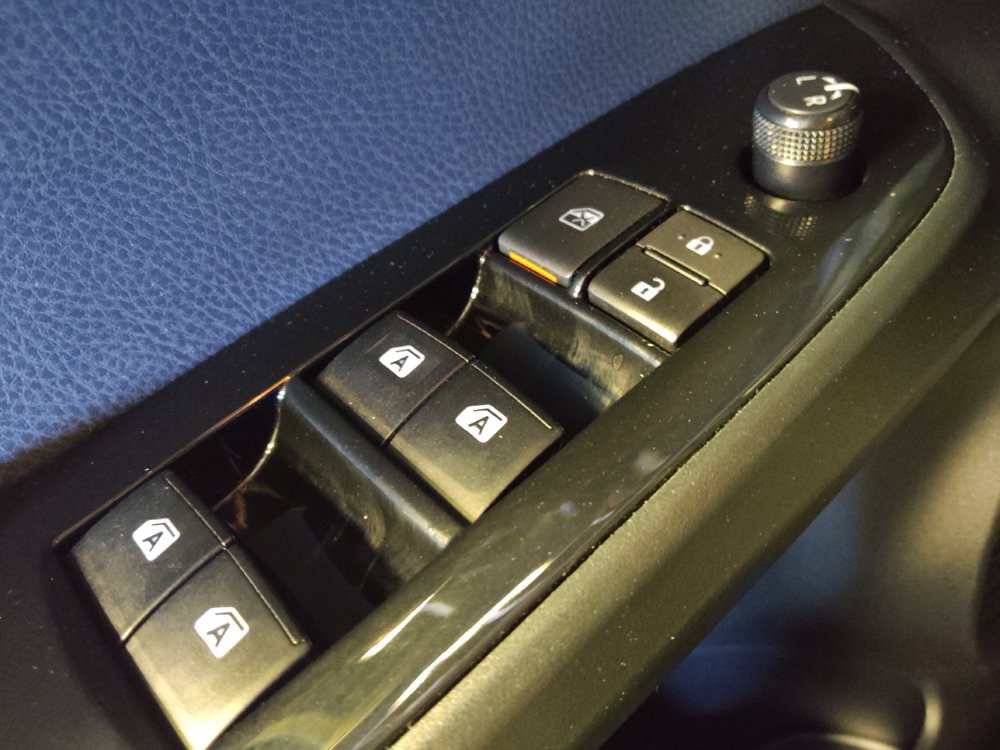 Used 2017 Toyota Prius Three image 27