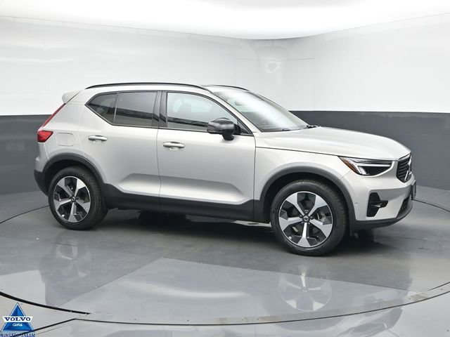 Used 2024 Volvo XC40 B5 Plus w/ Protection Package Premier