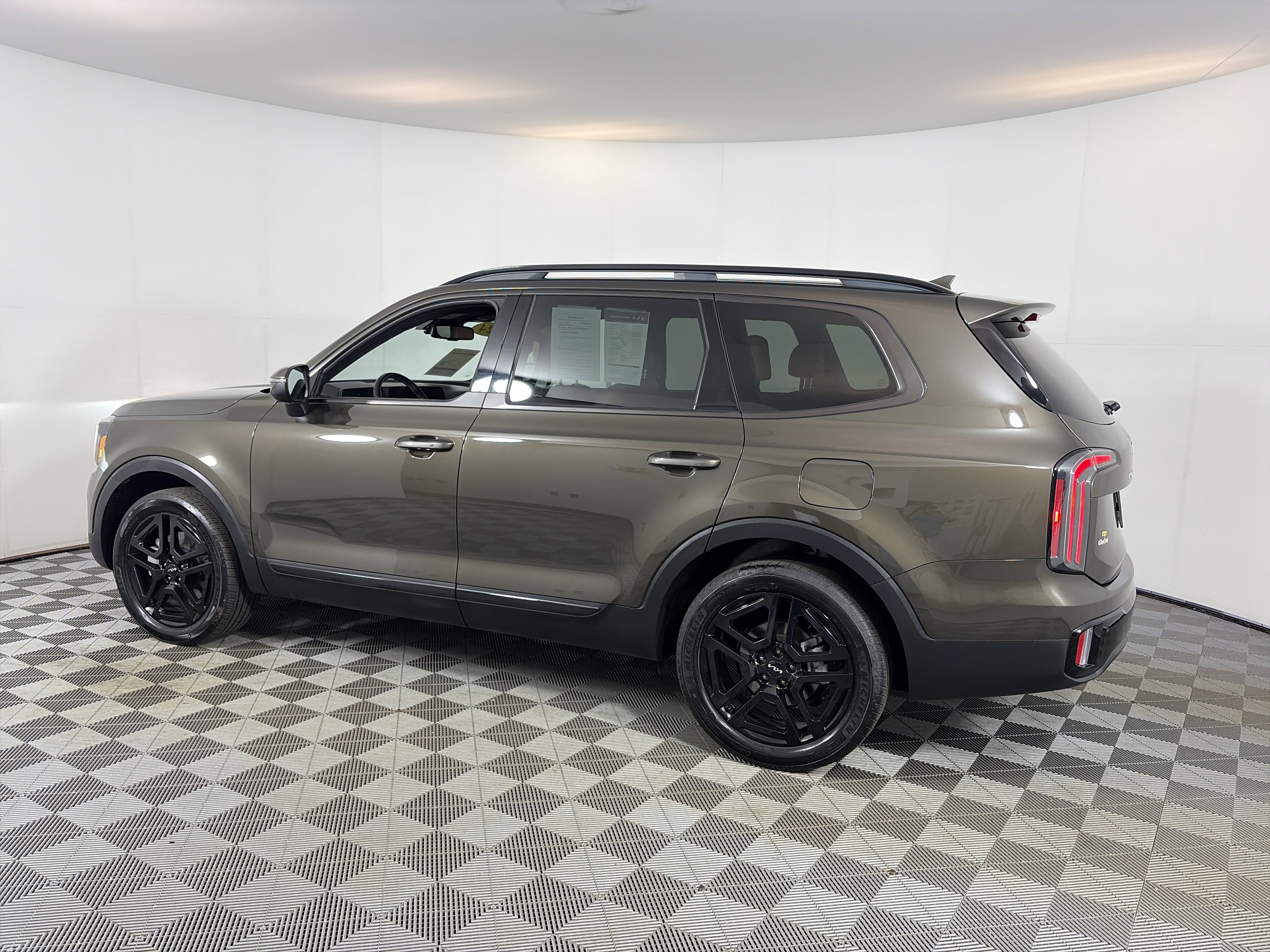 Used 2024 Kia Telluride EX X-Line image 9