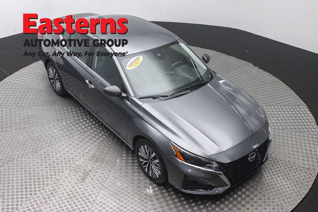 Used 2024 Nissan Altima 2.5 SV FWD image 3