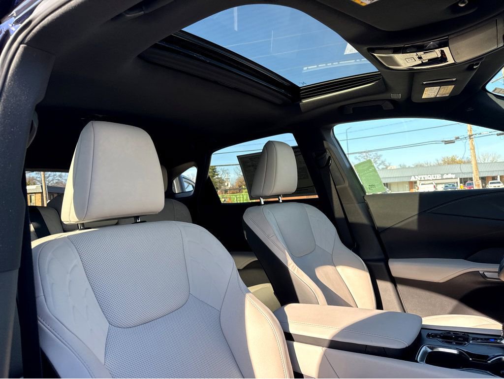 Used 2024 Lexus RX 350h image 8